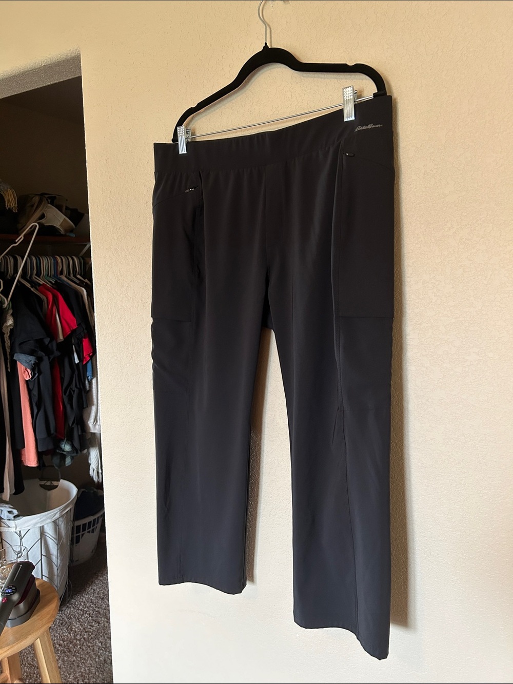 Eddie Bauer Women’s Black Stretch Cropped Hiking Pants Size 16 Outdoor Travel - Picture 2 of 9